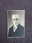 PORTRET STARSZEGO MĘŻCZYZNY STUDIO FOTOGRAFICZNE BRUKSELA BELGIA