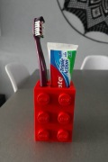 Pojemnik, kubek na szczoteczkę oraz pastę do zębów - LEGO
