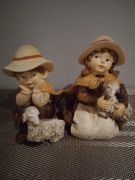 Figurka z tworzywa, Dziewczynka i chłopczyk