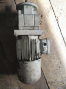 Motoreduktor Lenze 0.25/0.37 kW 400V 2-biegowy hamulec przekładnia OK