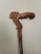 Rzeźbione laski drewniane. Lew, orzeł, pantera