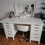 Toaletka z lustrem i fotelikiem 