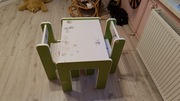 Stolik wraz z krzesełkami 