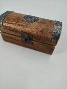 Drewniany kuferek 