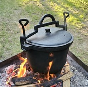 Kociołek 16L żeliwny i emaliowany 