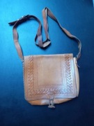 Używana skórzana jasnobrązowa torebka vintage