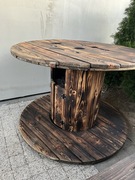 Stół ze szpuli po kablach