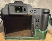 Hasselblad X2D2 zielone etui skórzane  Etui nie zasłania LOGO