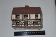 Ceramiczna skarbonka -domek Odonoghue Pottery Rye