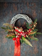 Wyjątkowy wianek świąteczny - Czerwone Sanie Mikołaja