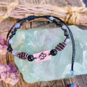 Bransoleta z kamieniami i symbolem OM