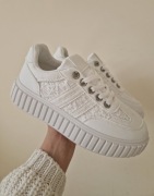 Buty adidasy modne stylowe sneakersy z dodatkiem koronki r. 39