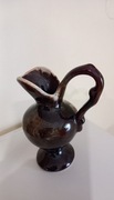 Szkliwiony dzbanek ceramiczny 17cm wysokości.