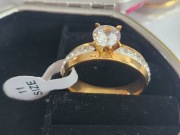 Pierścionek pozłacany rozm. 18-19 nowy bez metki