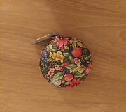 Miarka, miara krawiecka, centymetr 200 cm Kolorowe kwiatki