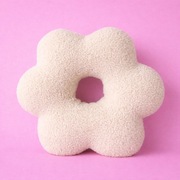 Poduszka do piercingu donut do przekłuwania uszu Kwiatek Baranek Śmietanka 