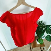 Bluzka koszulka 40 L Amisu czerwona falbanki na rękawach krótki rękaw