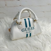 GUESS GIRL biała torebka mini kuferek kufer logowana nowa lux vintage chic