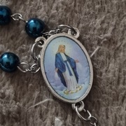 Śliczny Różaniec z MB.Na każdym łączniku MB.