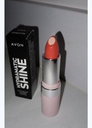 Lśniąca szminka z kwasem hialuronowym Hydramatic Shine