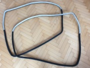 Vw Polo 6n2 uszczelka prawa lewa drzwi przednich do wersji 3 drzwiowej