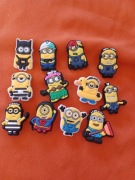Przypinki do crocsów ozdoby do butów typu crocs Minionki 