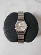 Vintage AR Quartz  H3032 28 mm Srebrna Elastyczna Bransoleta Klasyk Basic 