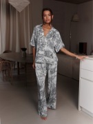 UNÁMI Jedwabna piżama – koszula + spodnie