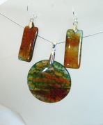 Zielono-pomarańczowy agat pajęczy, wisior i kolczyki, zestaw biżuterii