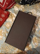 Pudełko prezentowe z rafią np. na wino