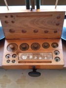 Kolekcjonerska - laboratoryjna waga szalkowa