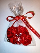 Prezent na święta dla Niej  - satynowa gumka i spinki 