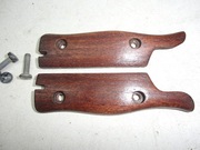 Polski bagnet LIŚCIAK ( Okładziny i śruby )