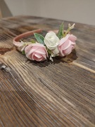 Opaska kwiatowa satynowa dla dziewczynki wiosna