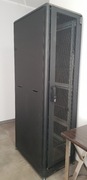 Szafa serwerowa o wymiarach 60CM x 90CM x 210CM