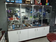 Regał sklepowy oszklony przeszklony aluminium lustra Ledy 230x40x186cm