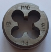 Narzynka prawa M10x0,75 PC prawoskrętna 