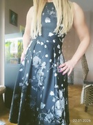 Sukienka w róże reserverd