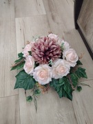 Kompozycja kwiatowa nagrobna obciążona, stroik na cmentarz