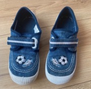 Buciki dżinsowe z haftem piłki i korków, r. 32