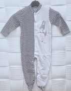 Nowy Pajacyk z nadrukiem. Zapinany na napy.  Polsk