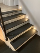 Granitowe schody z kamienia naturalnego