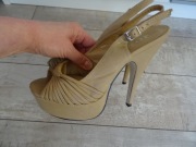 Sandały wygodne 38 beżowe  j zara kazar venezia