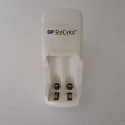 Metalowa Latarka LED, 2 x Akumulatorki AA GP,  Ładowarka.