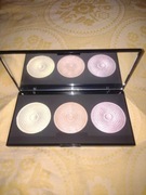MakeUp revolution Paleta paletka rozświetlaczy Highlight