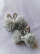 spinki z kokardkami i uszami. Kolor: Zielony