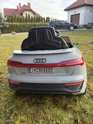 Audi SQ8 Pojazd na Akumulator 12V9Ah 2x35W Bluetooth LED EVA