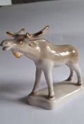 Łoś. Stara piękna figurka z porcelany