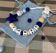 Personalizowana zawieszka do smoczka z imieniem, ciemnoniebieski kolor