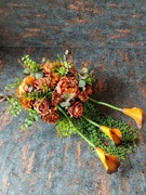 Elegancka kompozycja nagrobna w odcieniach miodu i bursztynu 